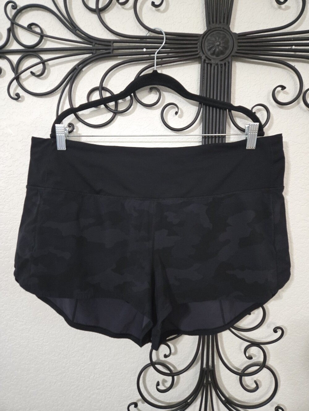 LULULEMON Speed Up Shorts | 16